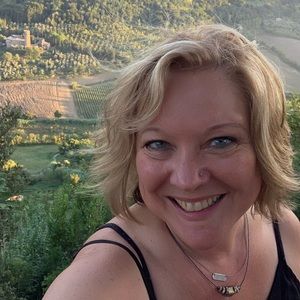 Meet your Posher, Laura
